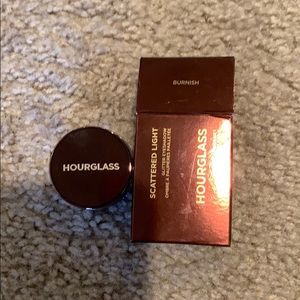 Hourglass scattered light eyeshadow in burnish